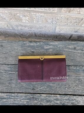 Fossil✨️Leather Kayla Clutch Wallet - Burgundy with Gold Trim